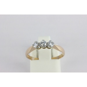 Sõrmus 3-teemantiga