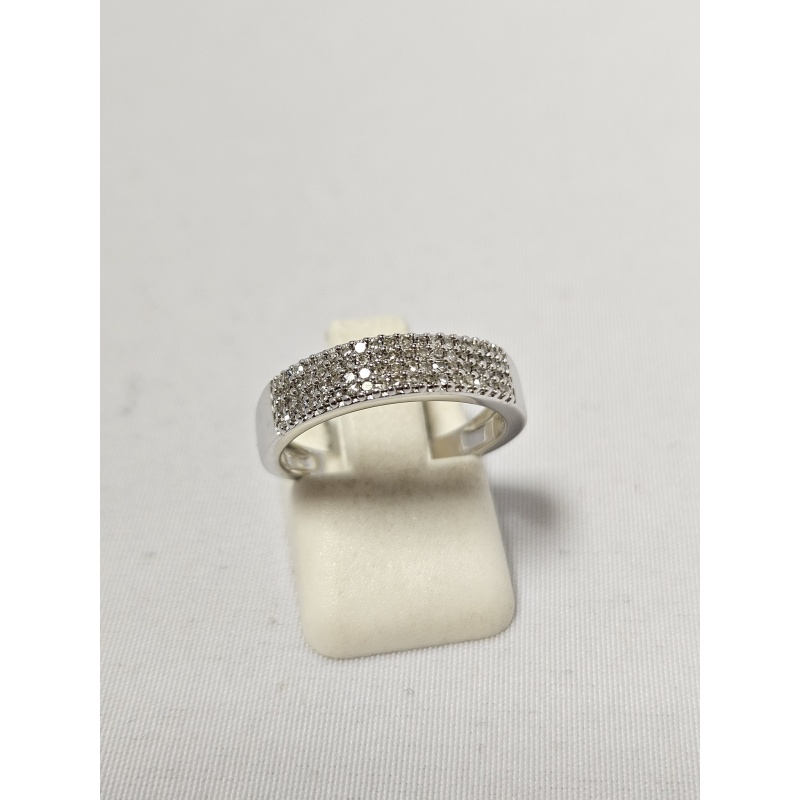 Sõrmus 76 teemantiga