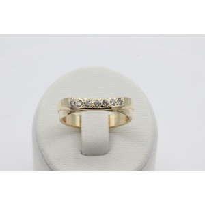 Sõrmus 7 teemantiga