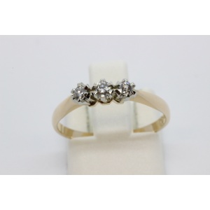 Sõrmus 3 teemantiga