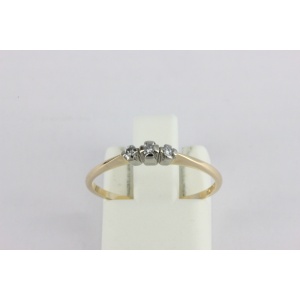 Sõrmus 3-teemantiga